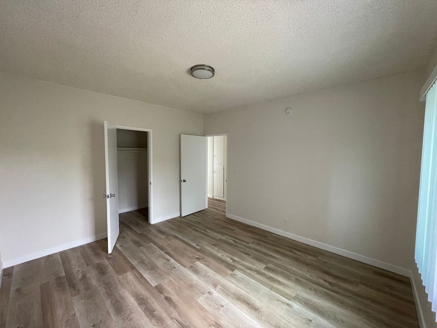 Building Photo - 13115 Oxnard St