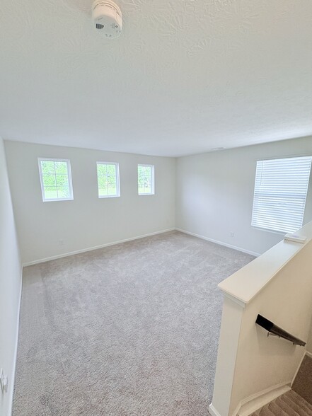 Building Photo - 5709 Zinnia Rd