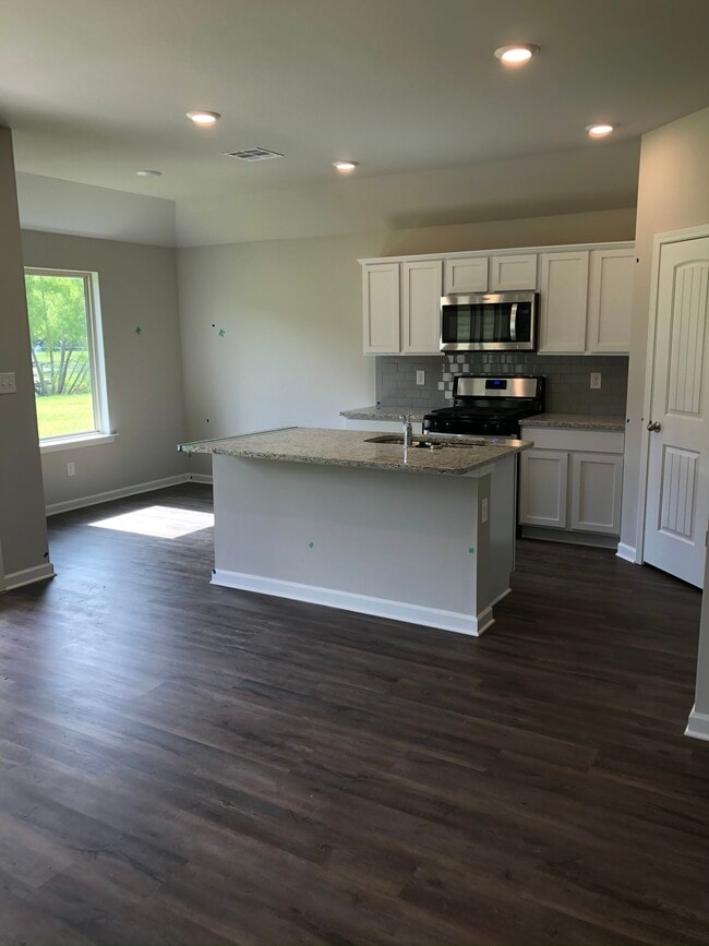 Building Photo - 28384 Longfellow Ln