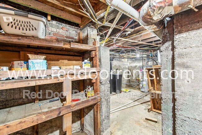 Building Photo - 2028 Hoyt Ave