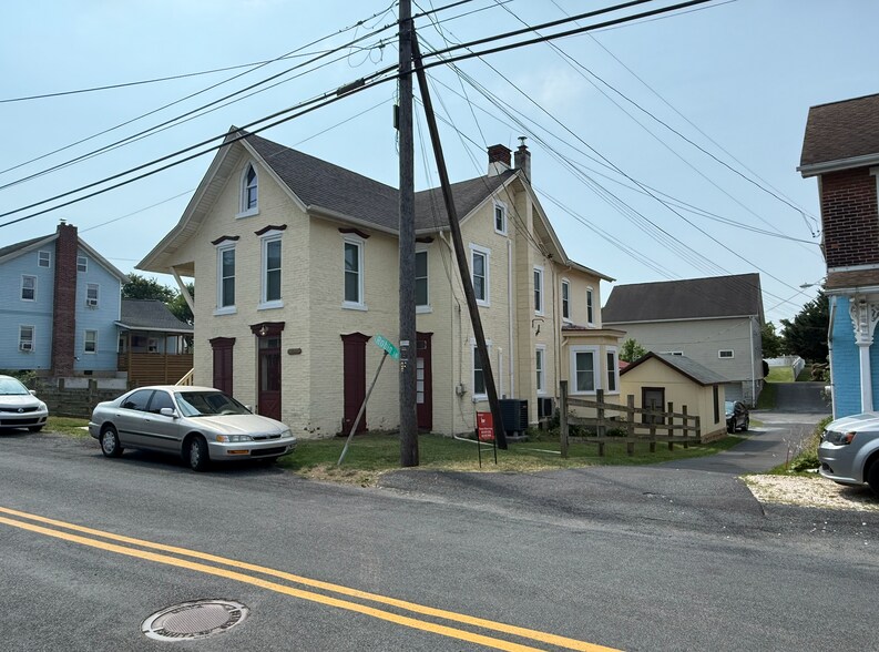 Building Photo - 6348 Memorial Rd