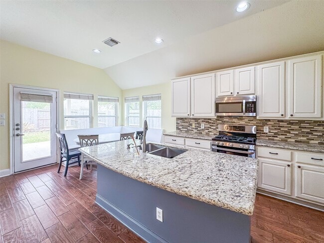 Building Photo - 3015 Gilford Ln