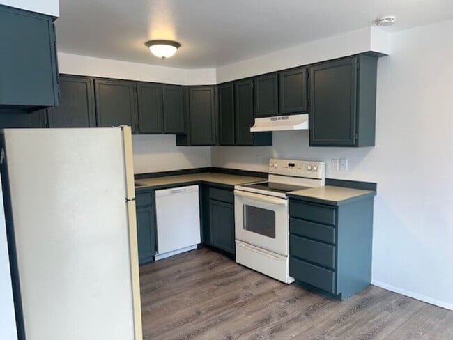 Primary Photo - 514 Main Pl