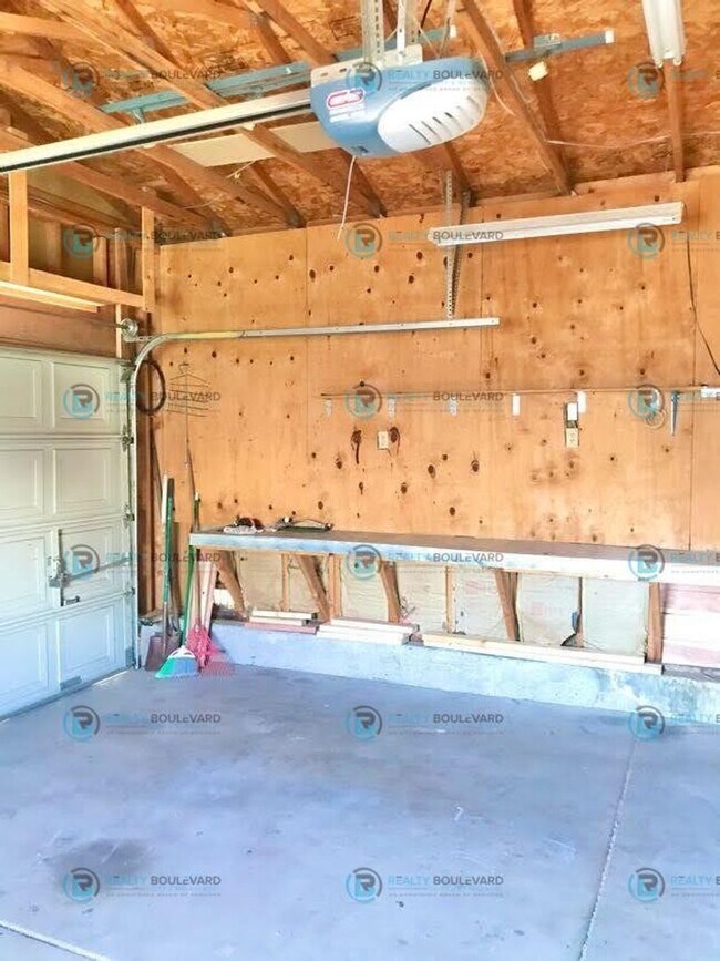 Building Photo - You will love this back yard!!