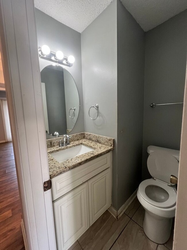 Building Photo - Updated Sanford Condo with Private Patio & Community Pool Near Downtown!
