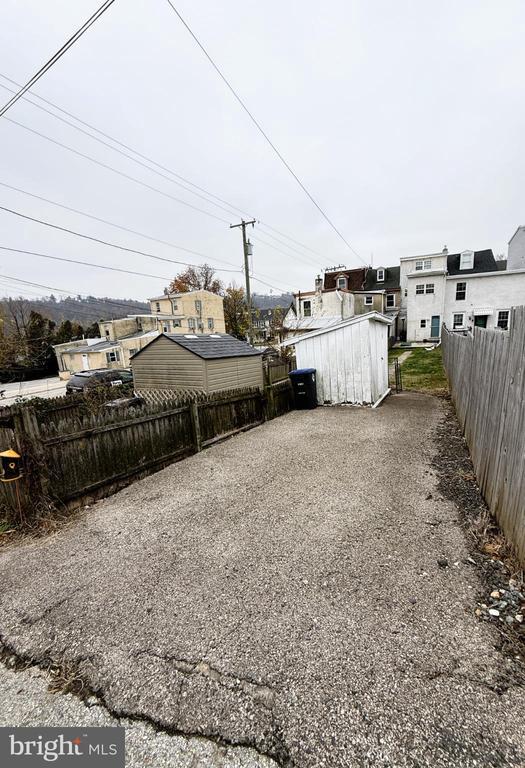 Building Photo - 248 E 6th Ave