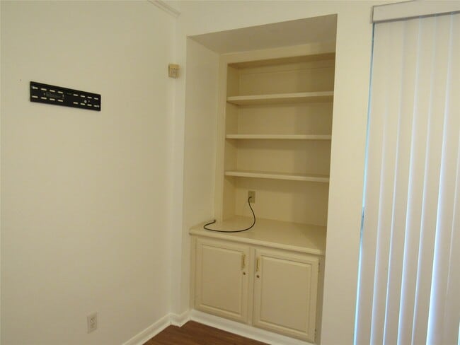 Building Photo - 14351 Torrey Chase Blvd