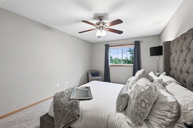 Building Photo - 10098 Bridgehill Terrace