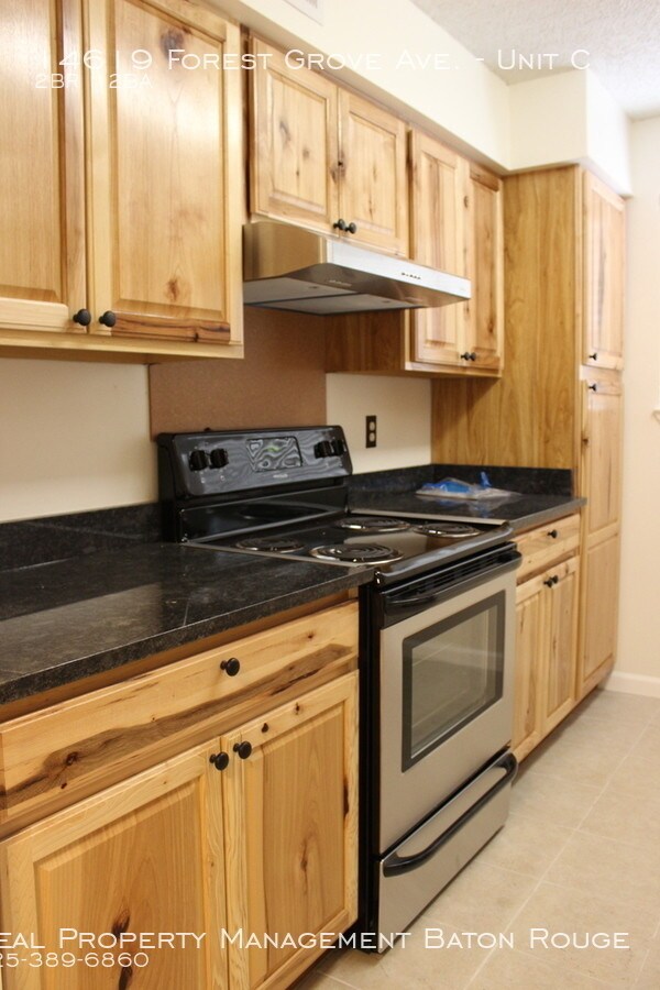 Building Photo - Move-In Ready Apartment in Central