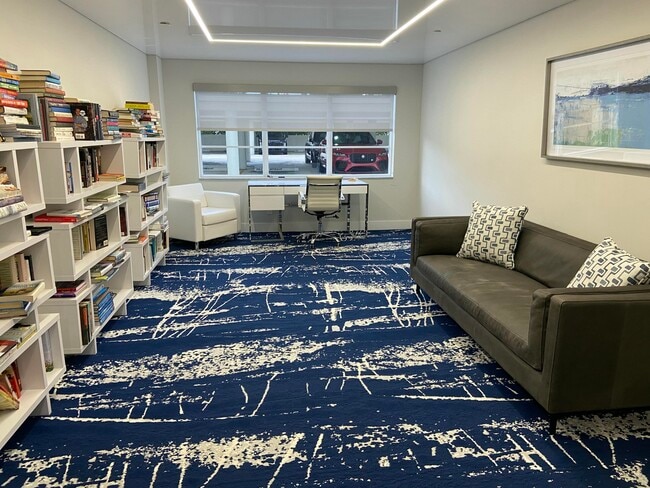 Building Photo - 340 Sunset Dr