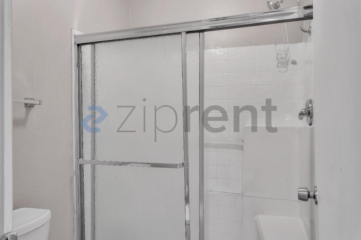 Building Photo - Unit 25