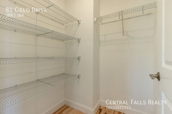 Building Photo - 81 Cielo Dr