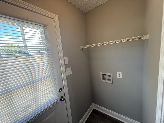 Building Photo - 281 Westchester Cir