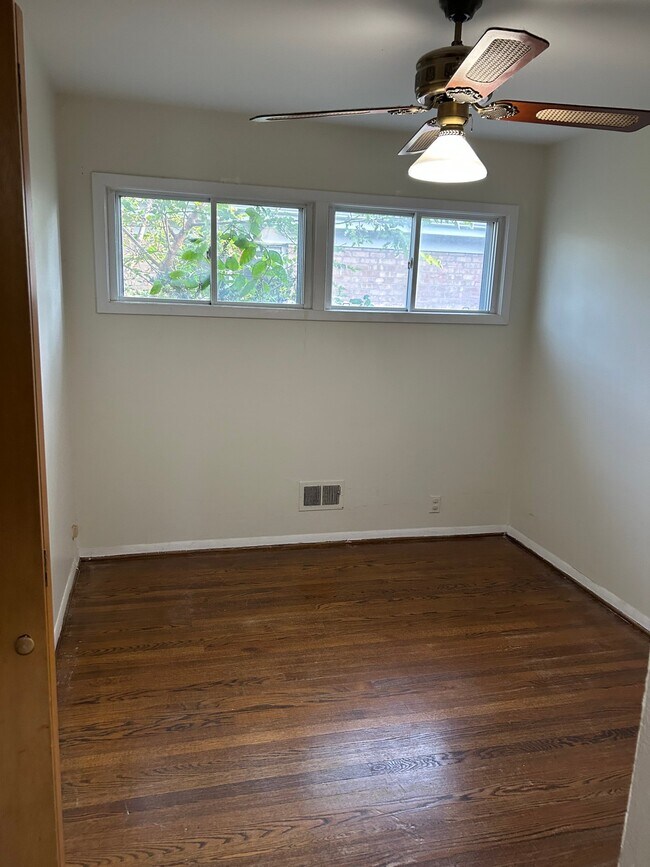 Building Photo - 8837 Belleforte Ave