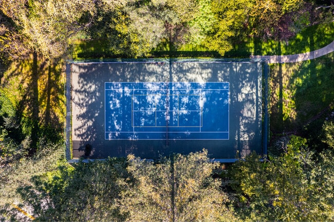 Building Photo - 14646 Fieldstone Dr