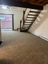 Building Photo - 1430 Maplecrest Dr