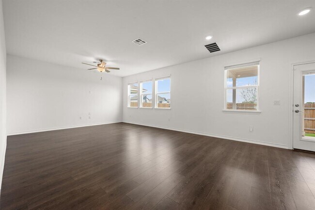 Building Photo - 2902 Tavern Dr