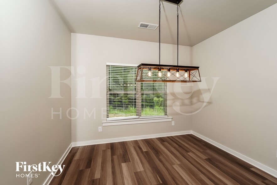 Building Photo - 1580 Brookhaven Dr