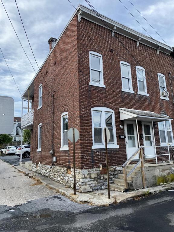 Primary Photo - 626 Walton St
