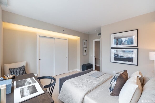 Building Photo - 501 Beale St