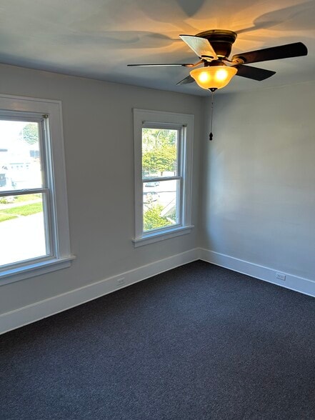 Building Photo - 1129 Brown Ave