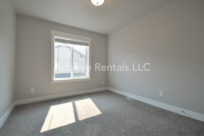 Building Photo - 2031 N 350 E