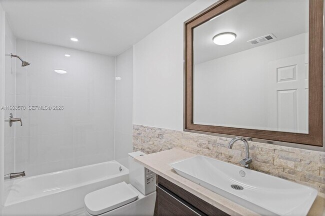 Building Photo - 988 NW 10th St