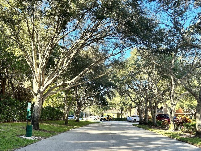 Building Photo - 5050 Fairways Cir