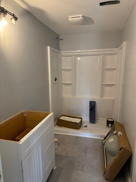 Building Photo - 330 Fountainhead Rd