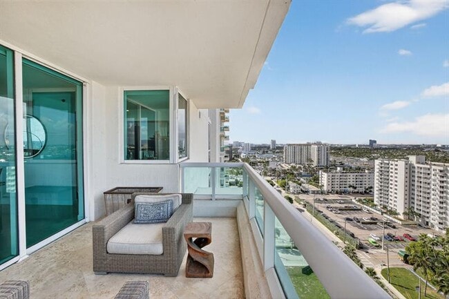 Building Photo - 101 S Fort Lauderdale Beach Blvd