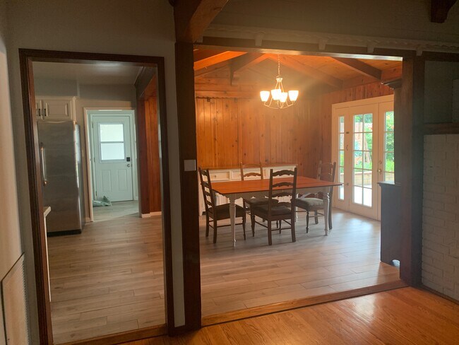 View of dining area from living room - 22840 Oxnard St