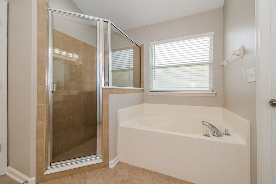 Building Photo - 2507 Creekfront Dr