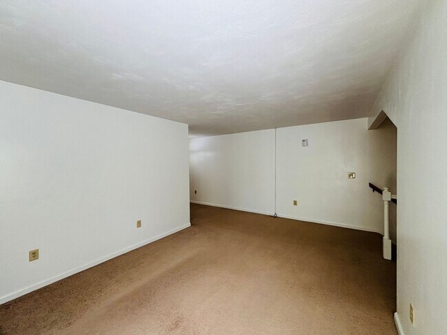 Building Photo - 108 Chowning Pl