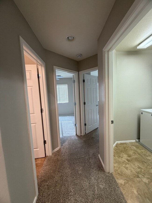 Building Photo - Community pool and a low maintenance yard