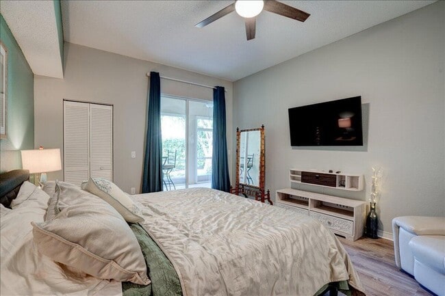 Building Photo - 10173 Andover Coach Cir