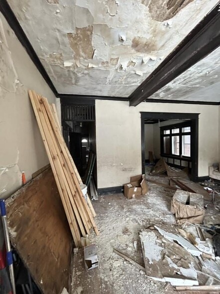 Building Photo - 1337 Walton Ave