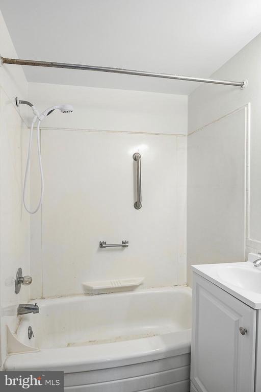 Building Photo - 926 Regina Dr