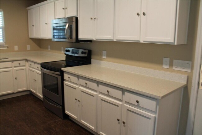 Building Photo - 4518 Hamilton Ave