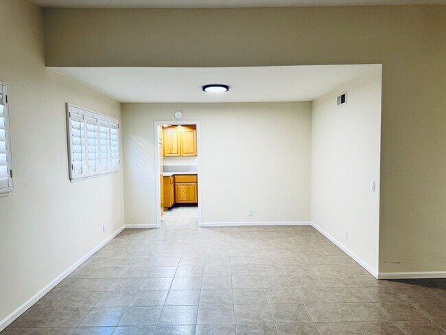 Building Photo - 10536 Perch Ave