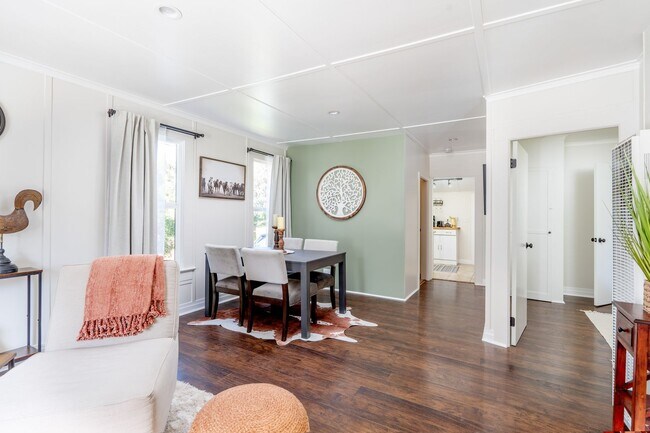 Building Photo - 272 W Carmel Valley Rd