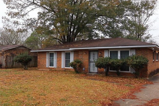 Primary Photo - 4105 St Louis Rd