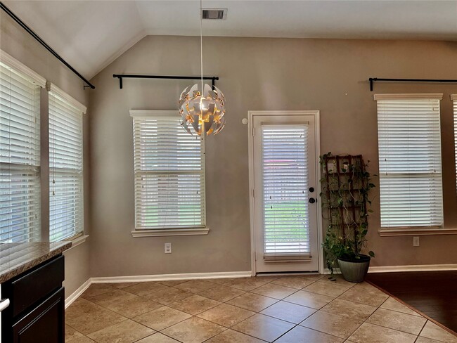 Building Photo - 28019 Canyon Wren Dr