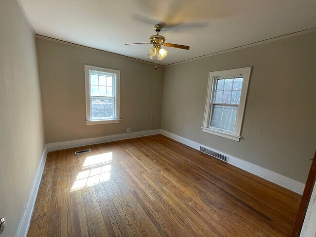 Building Photo - 4273 Wirt St