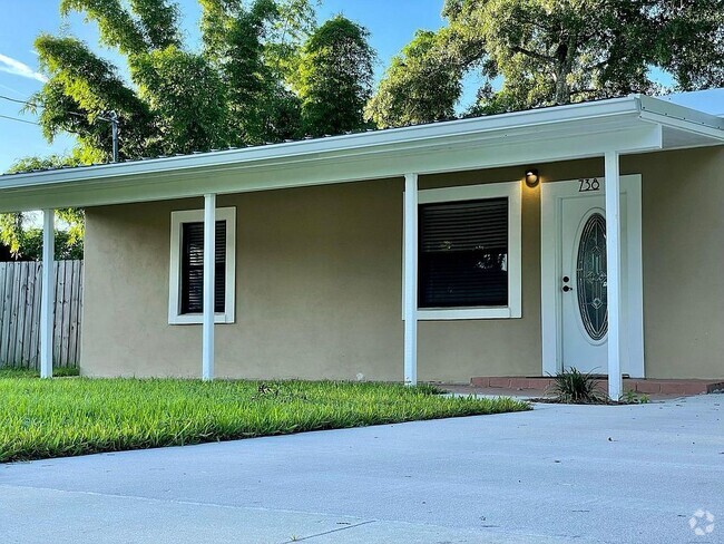 Building Photo - 738 Carlson Dr
