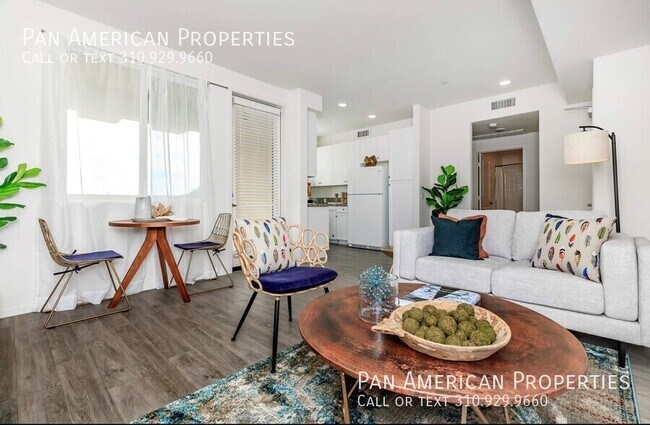 Building Photo - 840 S Magnolia Ave