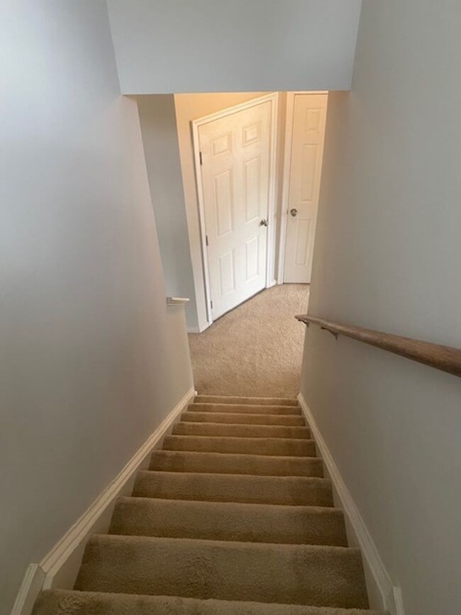 Building Photo - 203 Linfoot Ct