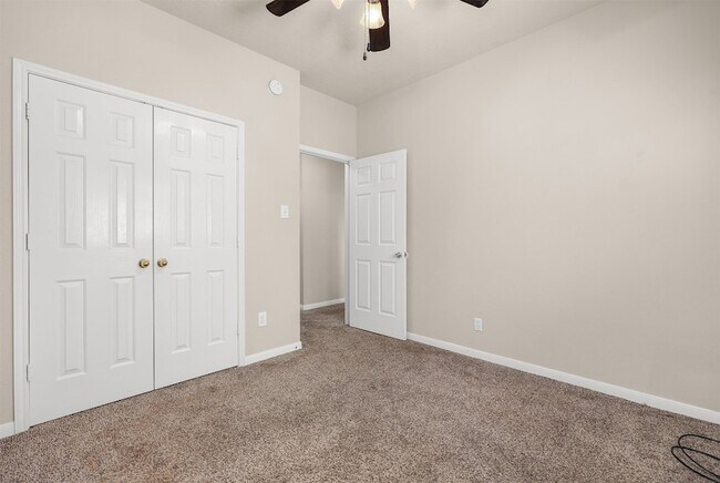 Building Photo - 3715 Crescent Dr