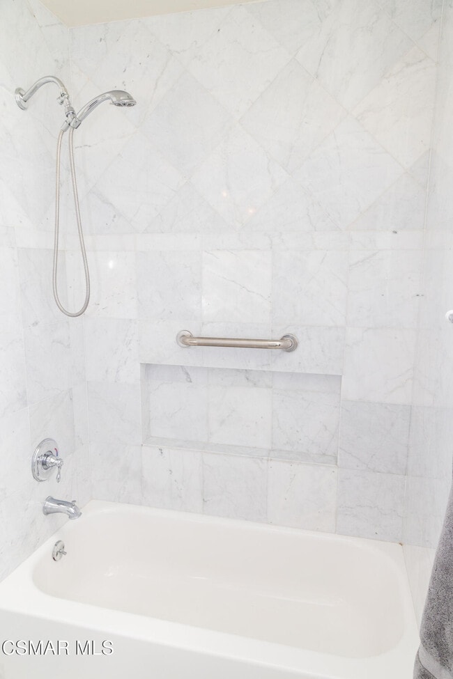 Building Photo - 385 Somerset Cir