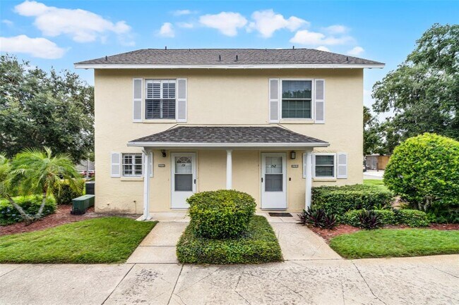 Building Photo - 1252 Villa Ln