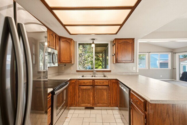 Building Photo - 1203 N 100 E